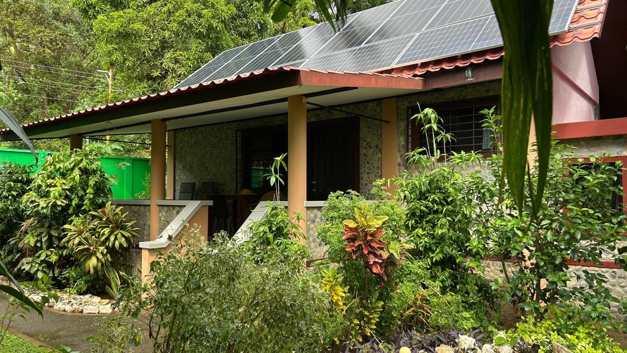 Haus Am Strand Auf Sibuyan Island Nahe Cresta De Gallo - Marevic'S Guesthouse 1 Ohne Klimaanlage Azagra Exterior photo